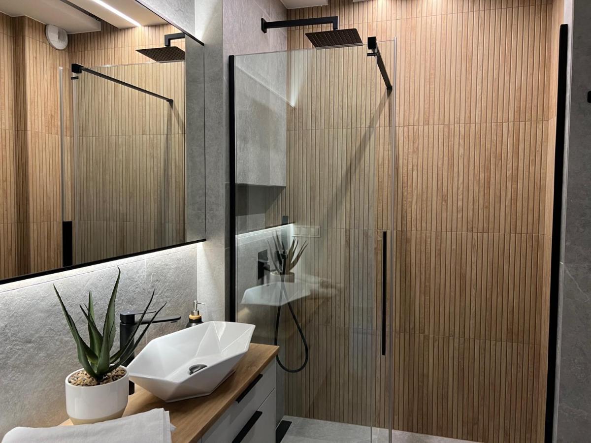 Family & Business Elegant Apartments Ul Lotnicza Centrum Galeria Korona - 1 Bedroom, Terrace, Air Conditioning, Garage - New! Kielce Extérieur photo